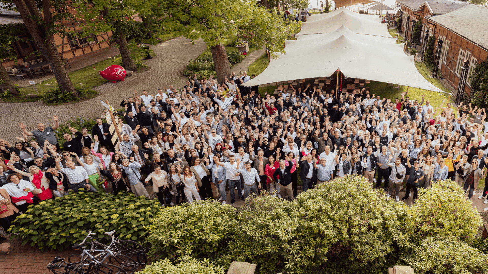 Foto der Mitarbeiterinnen und Mitarbeiter